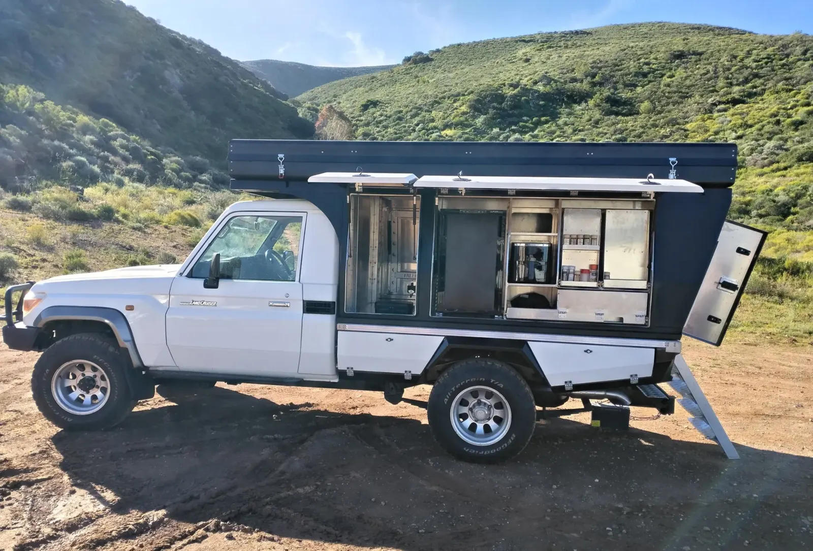 Slip-on camper
