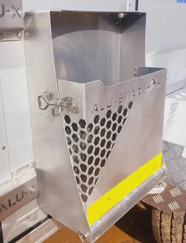Additional jerry can holder