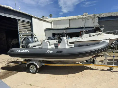 Boat trailers: A Falcon 520 on its Alu-Star trailer