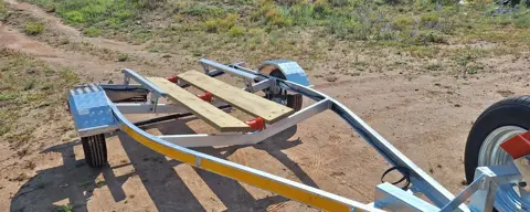 Boat trailers: Falcon 520 trailer front quarter