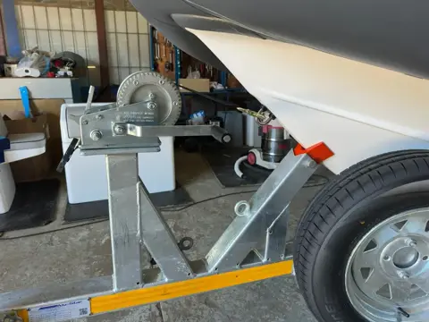 Boat trailers: Winch post and bow stop