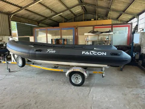 Boat trailers: Falcon 520 workshop