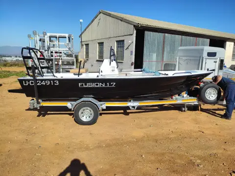 Boat trailers: Fusion 17 workshop