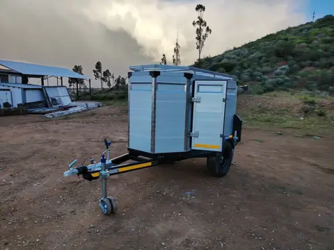 Cargo: Front
