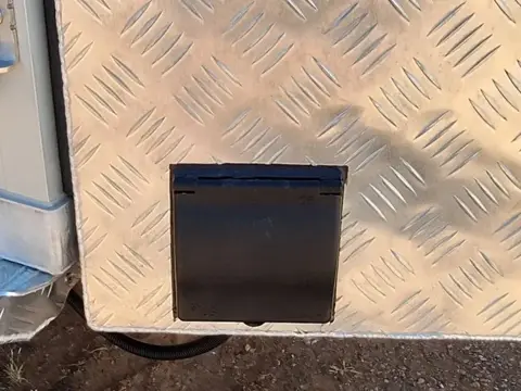 240V inlet with multi-plug