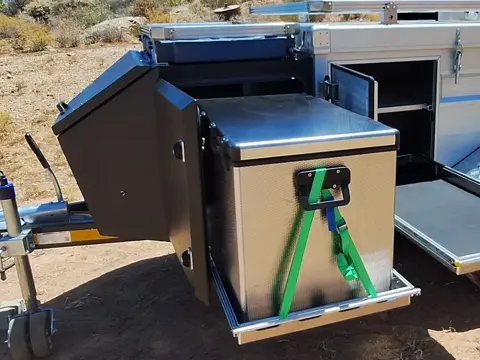 Nose cone with fridge slide
